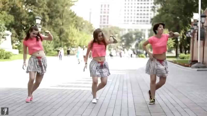 Малыши на роликах танцуют. Песня из ролика танцующий. Прикольные видеоклипы. Песня из ролика танцующий. Песня из ролика танцующий.